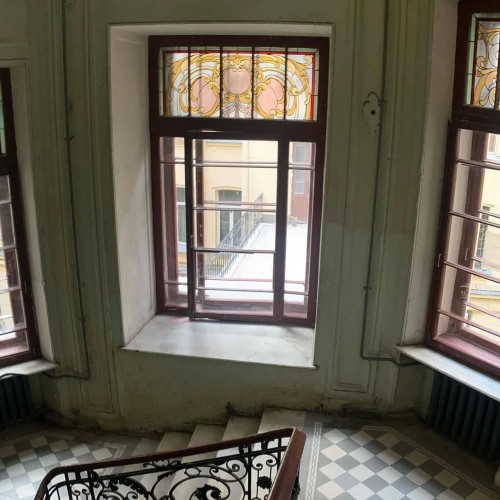 Через дворы и парадные в доходный дом Бака