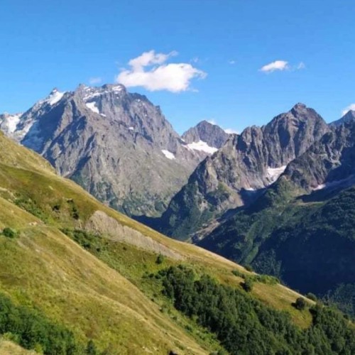 Треккинги на Домбае с проживанием в гостинице: Бадукские озёра, водопады и каньон Чёртова мельница