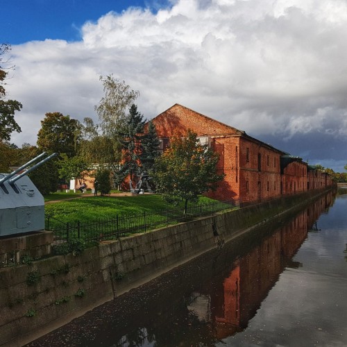 Петергоф и Кронштадт на автомобильной экскурсии