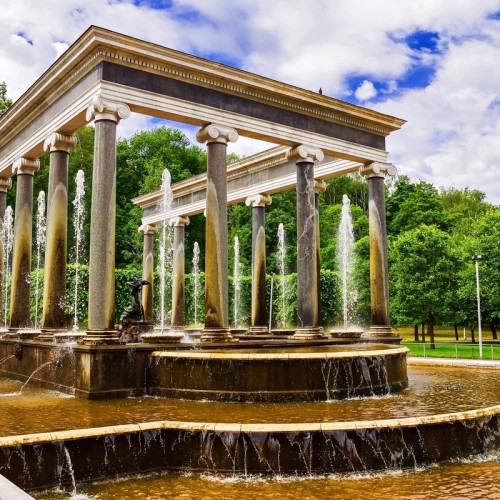 Фонтаны Петергофа: автобусная экскурсия из Петербурга