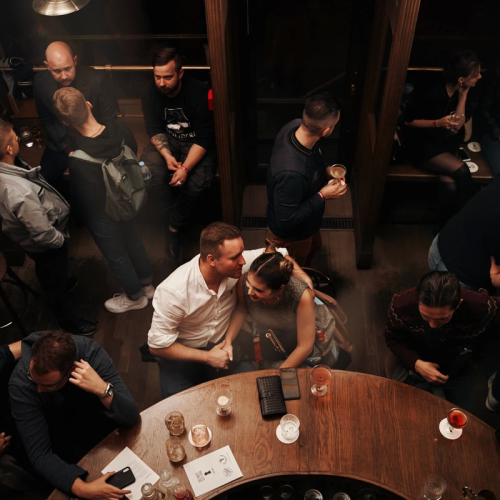 Декаданс и ренессанс: лекция-променад по необычным барам Петербурга (18+)