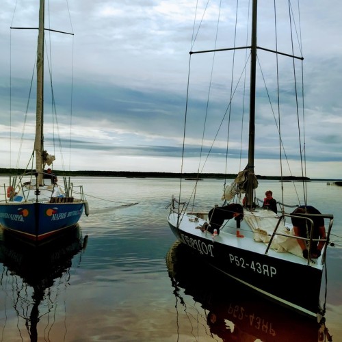 Выходные под парусами на Рыбинском море с проживанием в палатке: всё включено