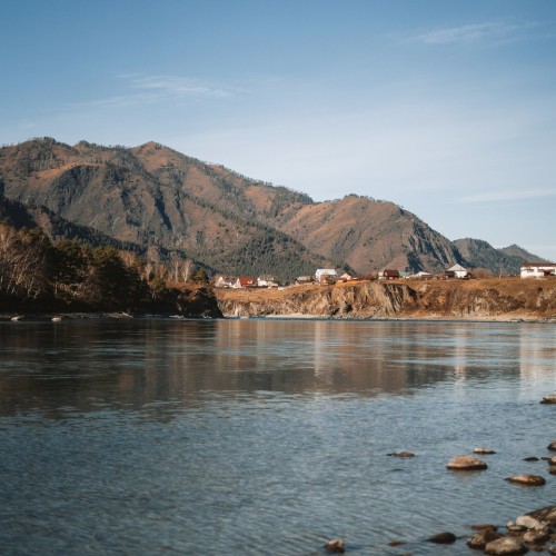 Цветущий май — пора на Алтай: Марс и перевалы, водопад Куркуре, Гейзерное озеро и загадочные курганы