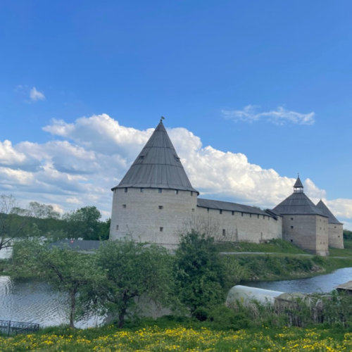 Вдаль от мирской суеты: индивидуальное путешествие-паломничество по монастырям Ленобласти