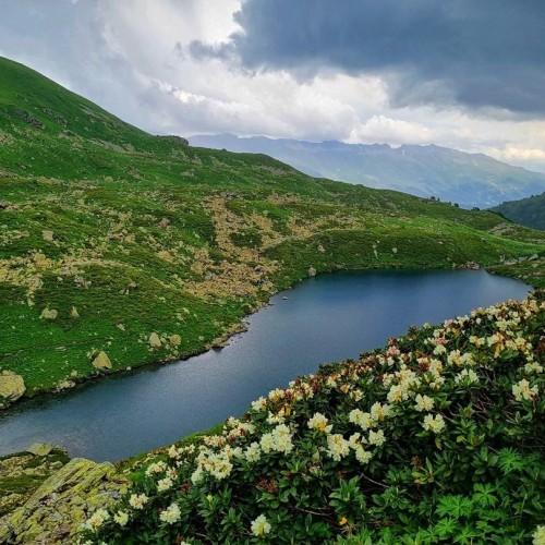 В горы — от суеты и забот: треккинг в Архызе без рюкзаков