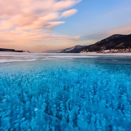 Почувствовать силу природы Байкала: мини-путешествие к бухте Песчаной и в Листвянку