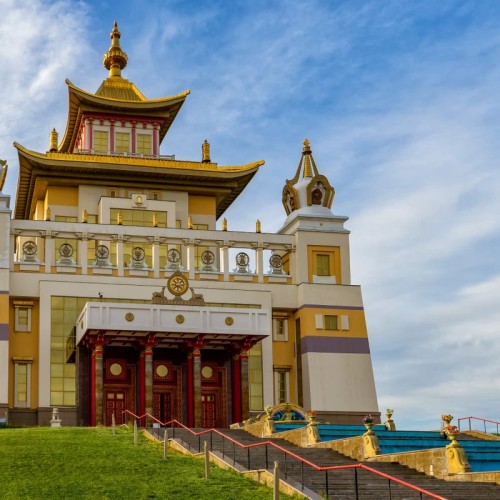 Насыщенный тур по Калмыкии: буддийские святыни и знакомство с кочевым бытом