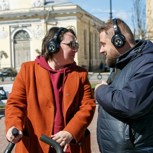 Рыцари, коты, слоны и та самая чайка: иммерсивная прогулка в наушниках