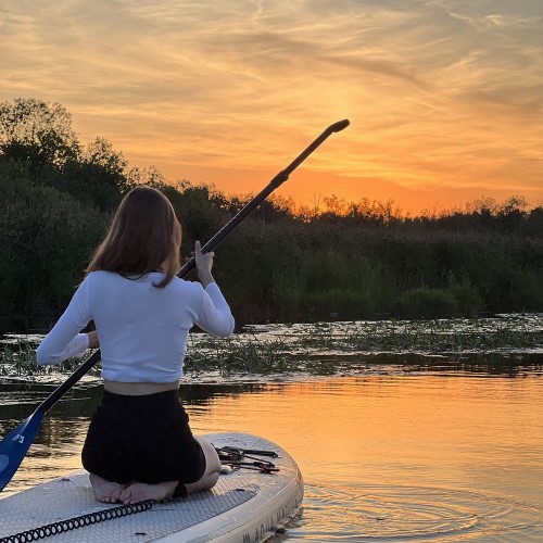 Закат на сапбордах на Лахтинском Разливе в Петербурге