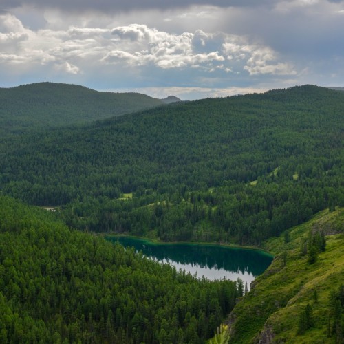 Знакомство с Алтаем своей компанией: снежные вершины, кристальные озёра и заповедные тропы