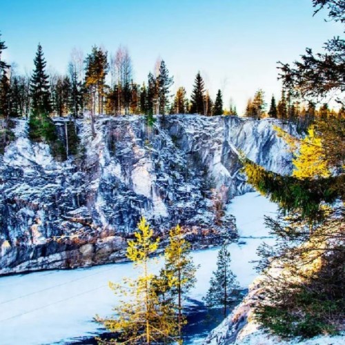 Карелия в белом наряде: зимняя сказка в Петрозаводске, Приладожье и парке «Рускеала»