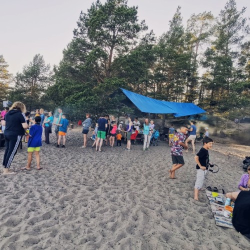 На остров за приключениями: семейный отдых на Ладоге с палатками, вожатыми и няней