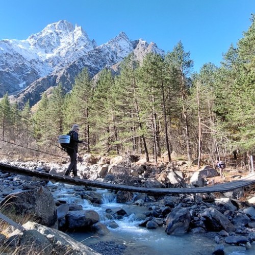 Треккинг в Чегемском ущелье без рюкзаков с проживанием в гостевом доме (всё включено)