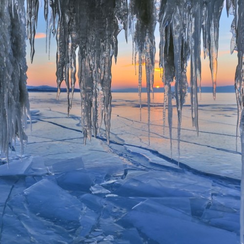 Персонально на джипах с тревел-фотографом без экскурсий: Ольхон и Огой в объятиях льда