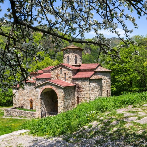 Треккинг-тур в Архыз с комфортом: прогулки в горах налегке с проживанием в гостевом доме