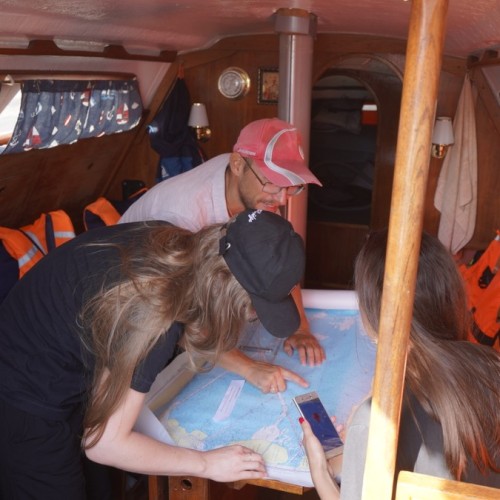 Точка координат: командный квест на парусной яхте!