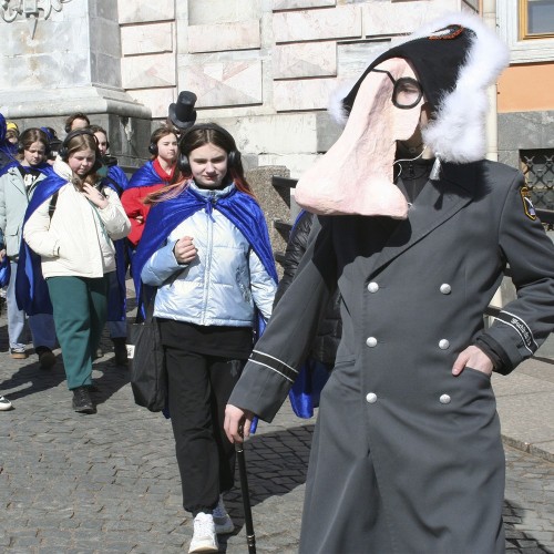 Групповая театрализованная прогулка по Петербургу с гоголевским Носом