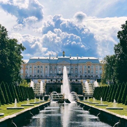 Автобусная экскурсия в Петергоф: Большой дворец, Малый дворец и фонтаны