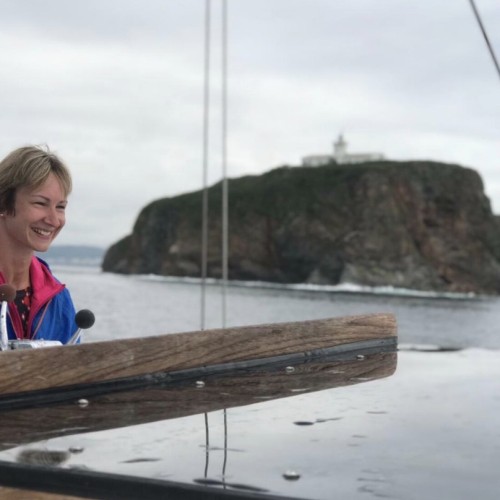 По волнам Японского моря на яхте с маской, сапом и деликатесами (мини-группа)