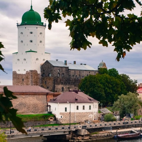 Из Петербурга в Выборг — на авто или мотоцикле