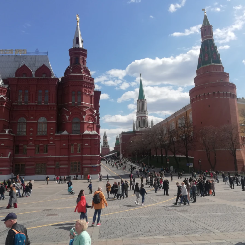 По Красной площади и центру Москвы — пешком и на автобусе