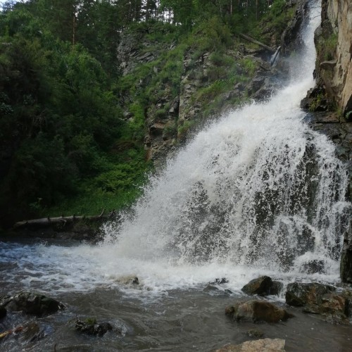 Тур «всё включено» на Алтай: главные локации, моторафтинг и лёгкий треккинг