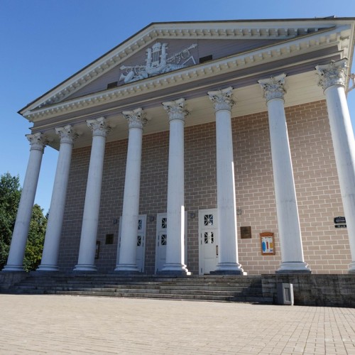 Аптекарский и Каменный острова на авто: особняки, дачи и респектабельные кварталы