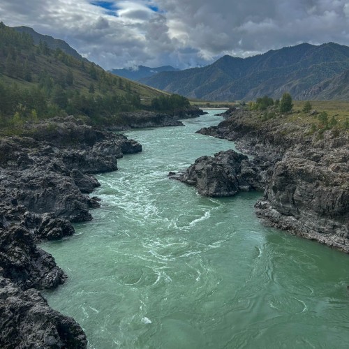 Знакомство с Алтаем своей компанией: снежные вершины, кристальные озёра и заповедные тропы