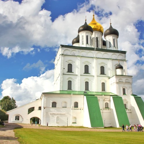 Печоры — Изборск — Псков: однодневная автобусная экскурсия из Петербурга