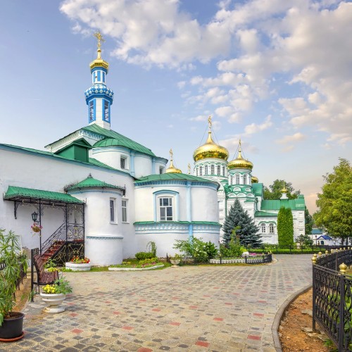 Из Казани — к Голубым озёрам, заповеднику и монастырю среди деревьев