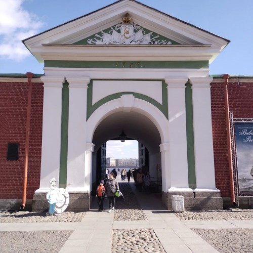 Нуар Петропавловской крепости: от лобного места до политической тюрьмы