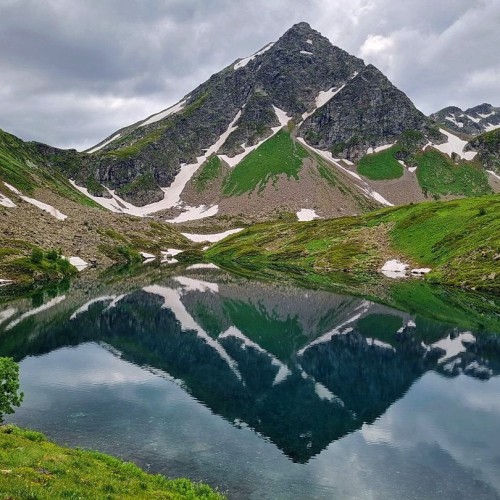 В горы — от суеты и забот: треккинг в Архызе без рюкзаков