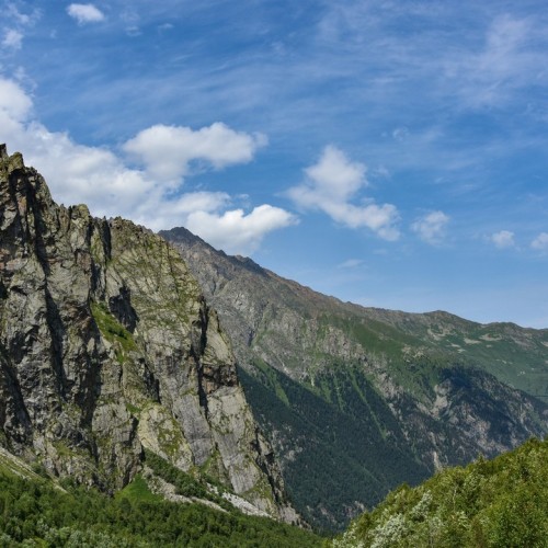 6 ущелий Северной Осетии и столица Алании