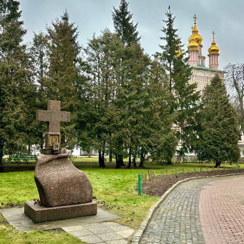 Некрополь Троице-Сергиевой лавры: язык вечности