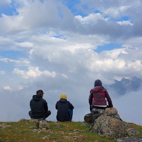 Нетипичное Приэльбрусье: треккинг налегке к 4 высокогорным озёрам с проживанием в гостинице