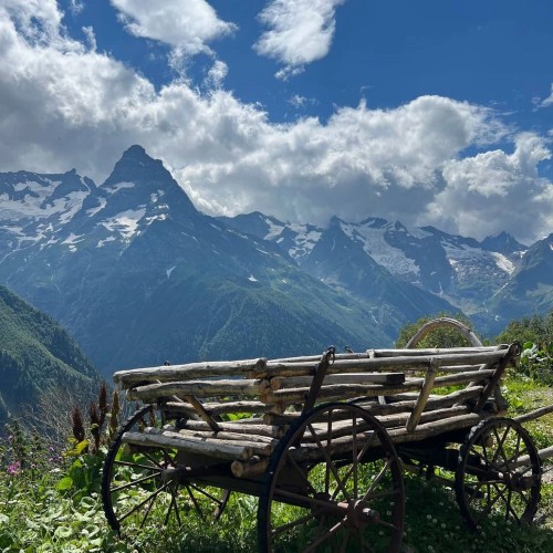 Экспресс-трип в Домбай с лёгкими треккингами: Алибекский водопад и Мусса-Ачитарские озёра