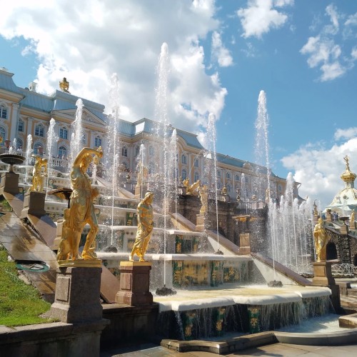 Петергоф: фонтаны и дворцы Нижнего парка