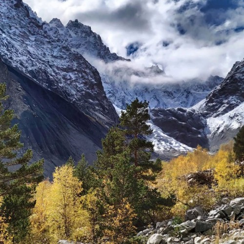Треккинг в Цейском ущелье налегке с проживанием в гостинице (всё включено)