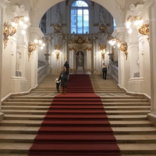 Жизнь во дворце и мир искусства: обзорная экскурсия по Эрмитажу