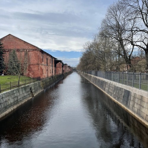 Кронштадт в мини-группе на комфортабельном автомобиле