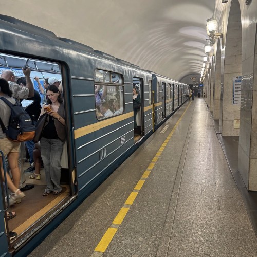 Петербургский метрополитен: обзорная экскурсия по историческим станциям метро