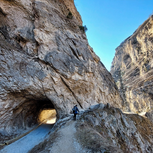 В снежную Верхнюю Балкарию на новогодние праздники: треккинг налегке с проживанием в гостинице