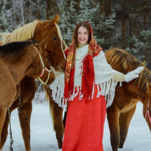 Экскурсия по конному клубу с катанием верхом и в санях