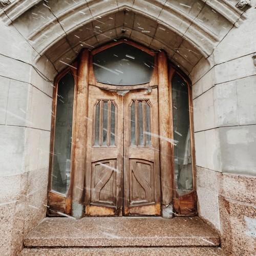 От Сенной до Коломны: тени Петербурга и ароматы прошлого