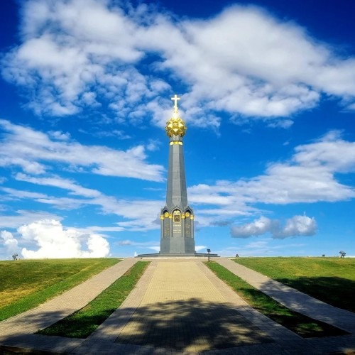 На поле Бородинском...