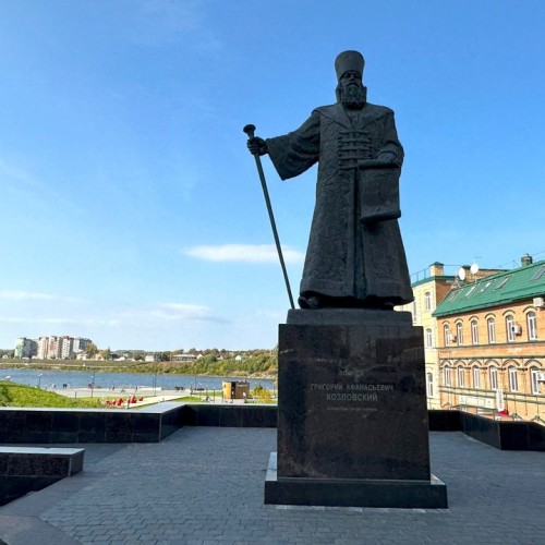 Волжские выходные в Хвалынске и Сызрани: цветущие пионы, театрализованная экскурсия и чаепитие