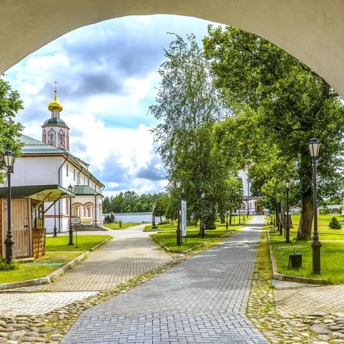 В края озёрные да обители островные: автобусный тур на Селигер и Валдай