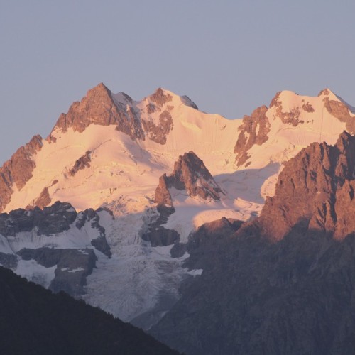 Россыпь цветов и мириады звёзд: астропоход в сердце гор (мини-группа)