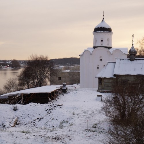 В древнюю Старую Ладогу — на комфортабельном автомобиле