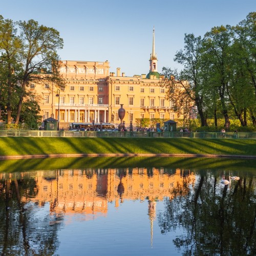 Детская экскурсия вокруг Михайловского замка
